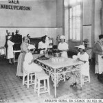 Alunas na aula de culinária. Escola Rivadávia Corrêa (RJ), 1922